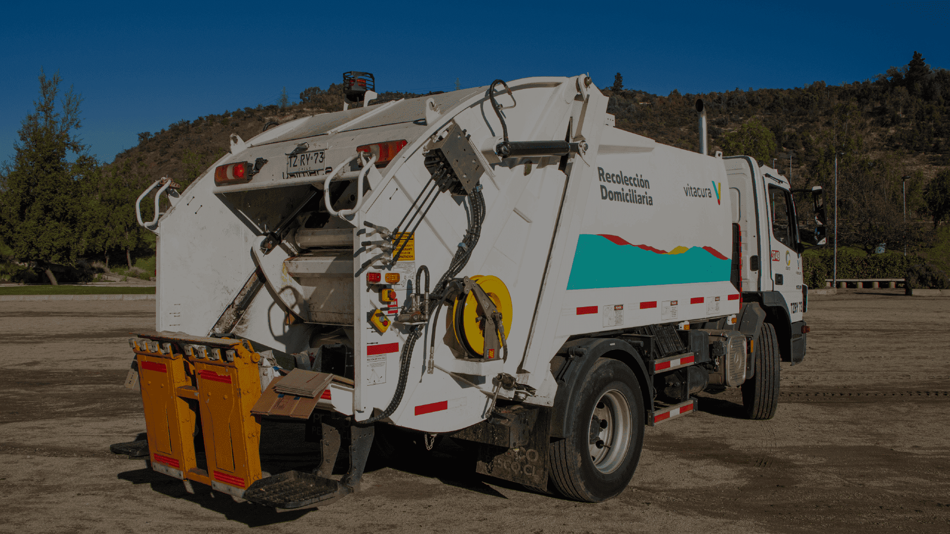 SIGUE AL CAMIÓN DE LA BASURA
